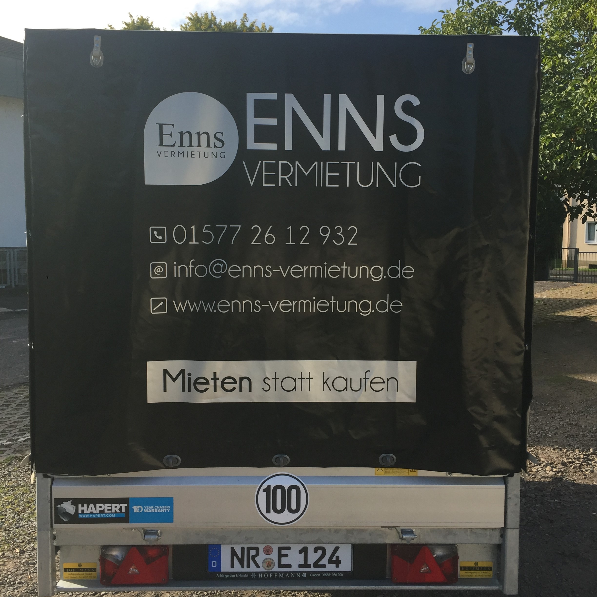 Anhänger mit Plane